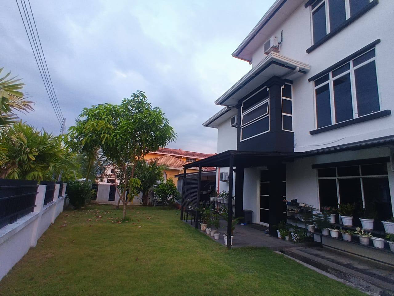 📍Taman Kingfisher Ujana 2.5 Storey Corner End Lot Landed House For Sale - 2